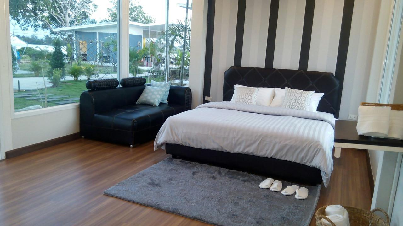 Bluemoon Riverside Phibun Mangsahan Zewnętrze zdjęcie