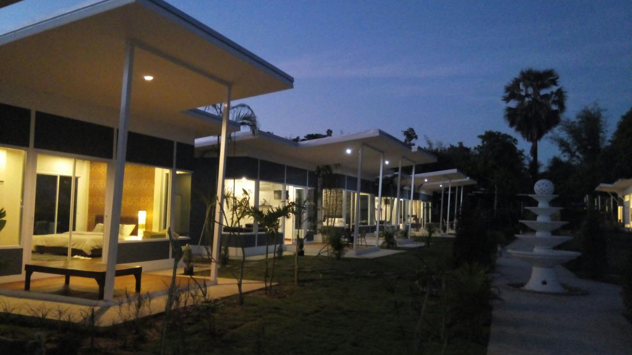 Bluemoon Riverside Phibun Mangsahan Zewnętrze zdjęcie