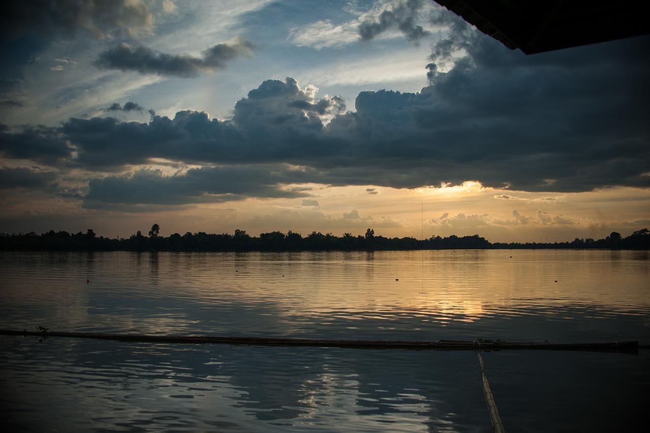 Bluemoon Riverside Phibun Mangsahan Zewnętrze zdjęcie